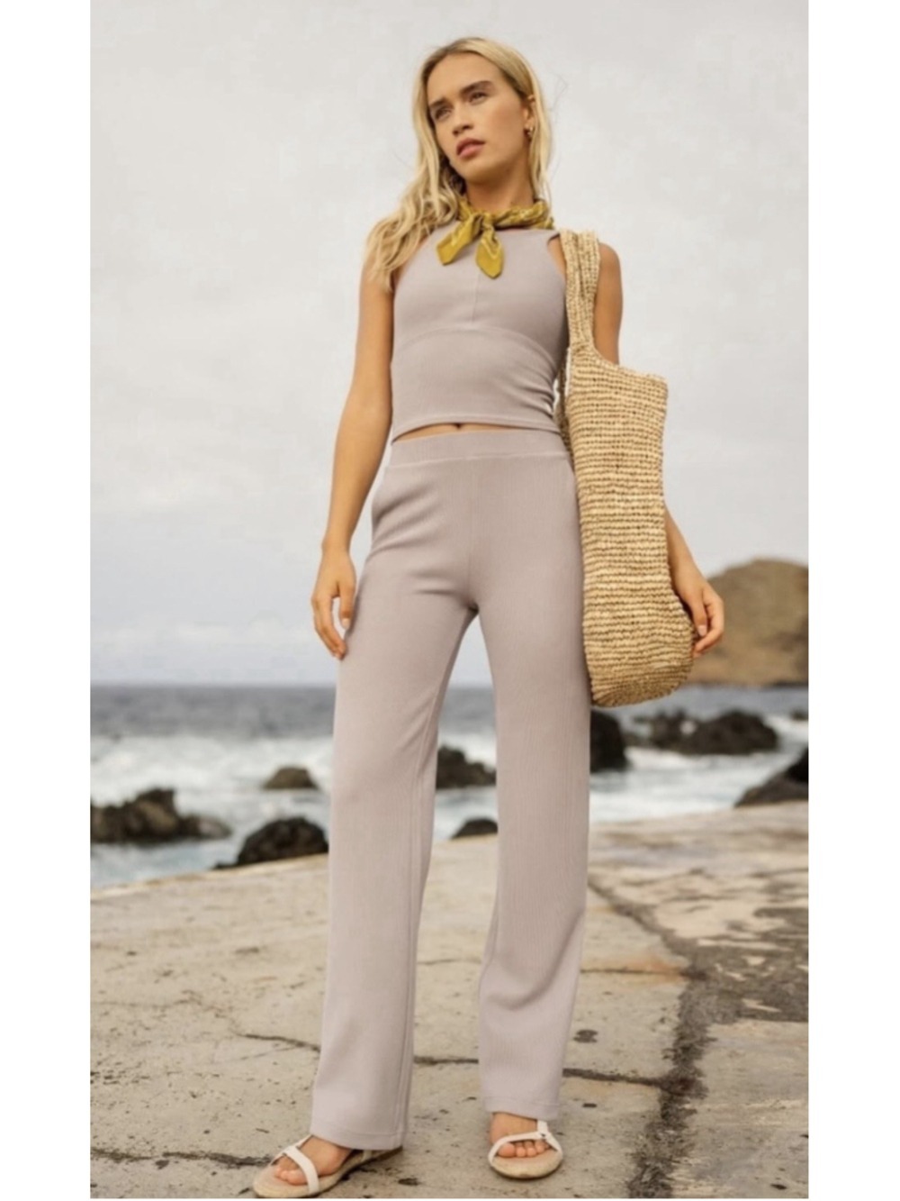Vuori Beige Pull-On Pants with Pockets and Wide Leg Soft Ribbed Women's Small